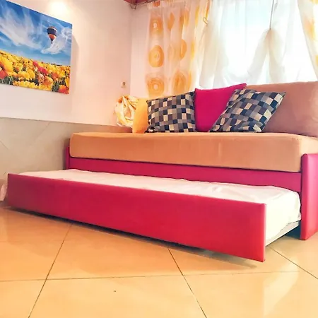 Appartement Elpis 2 *